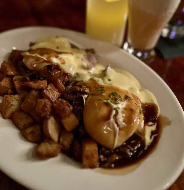 Prime rib Benedict