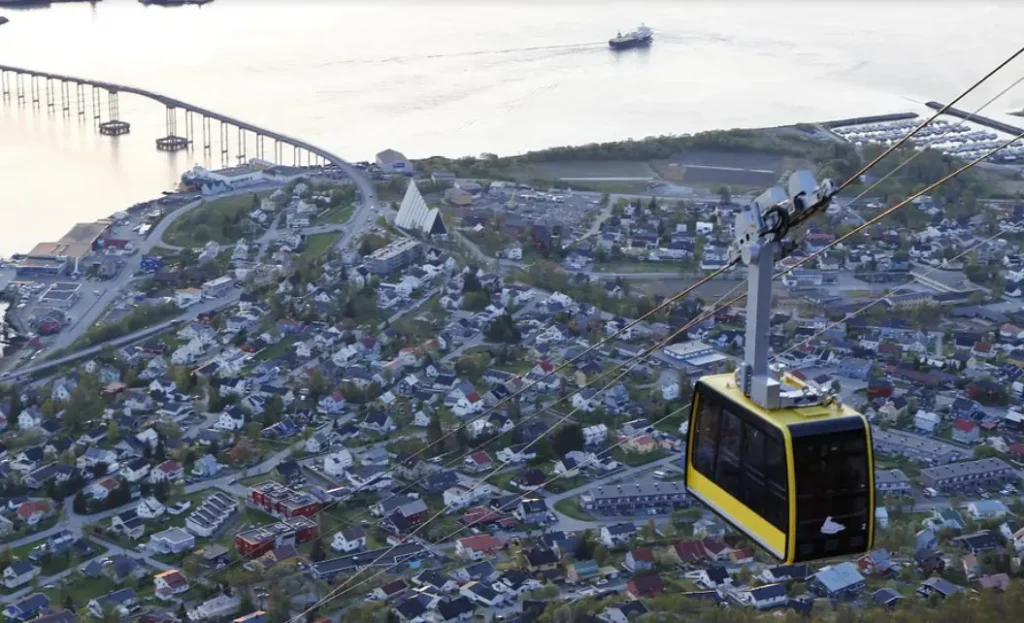 Yellow Gondola Fjellheisen