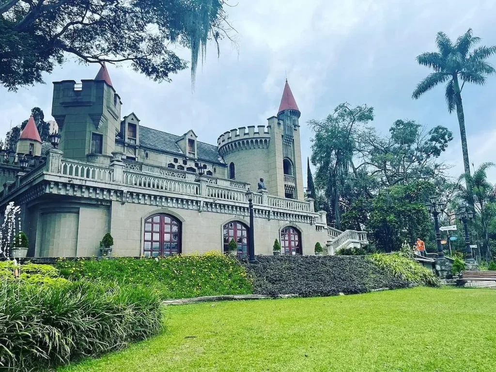 El Castillo Museo y Jardines