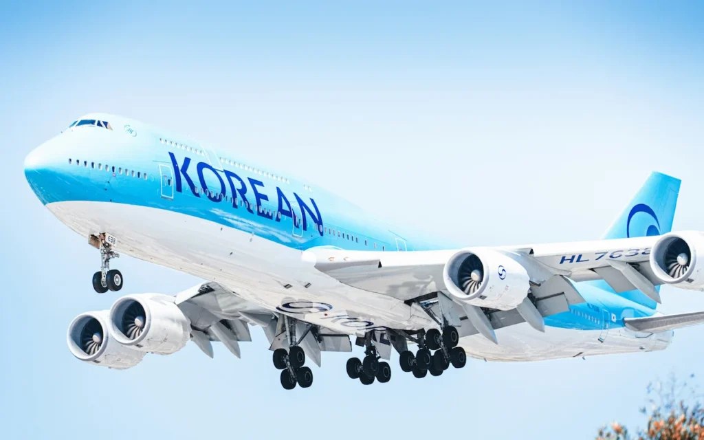 South Korea's flag carrier and a founding member of the SkyTeam airline alliance