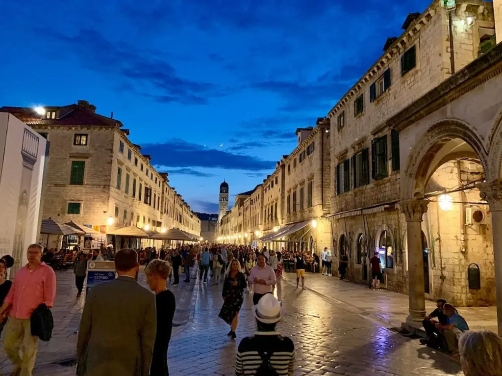 Stradun at night