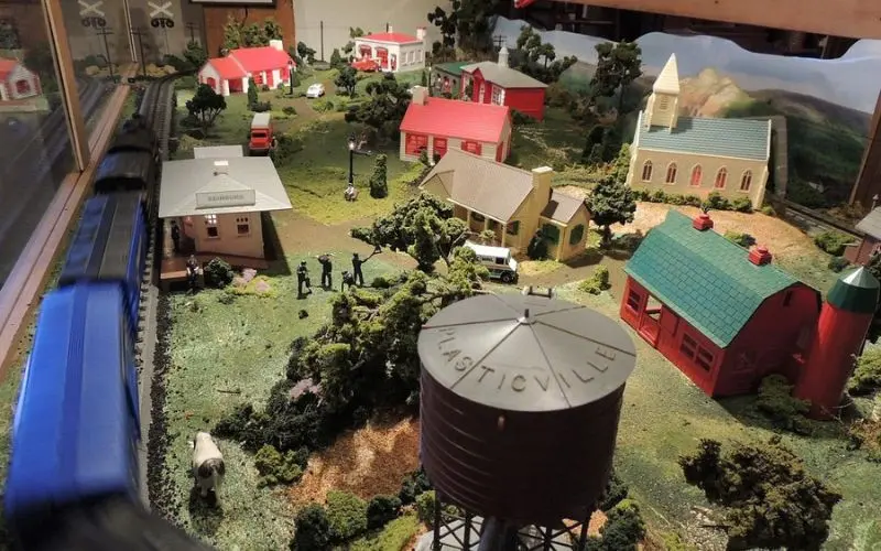 Model train and miniature town at the Shenandoah Valley Folk Art and Heritage Center.