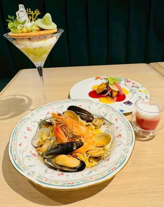 MOOMIN CAFE FLORAL VALLEY