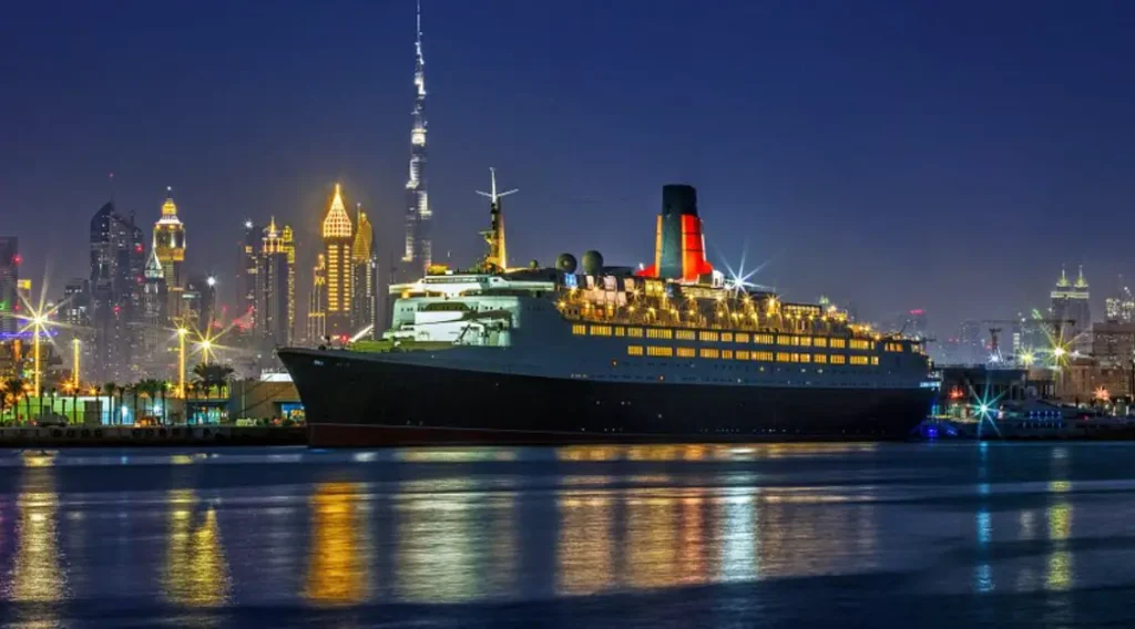Exterior view of Queen Elizabeth 2 Hotel - Dubai at night