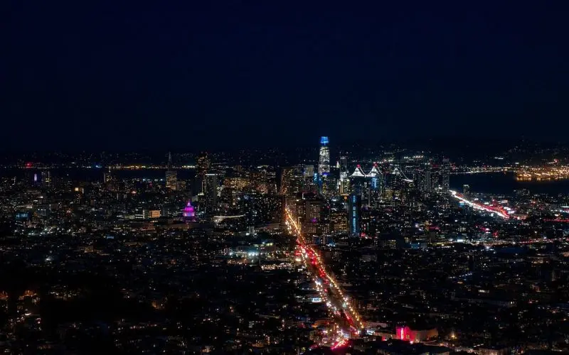 Nighttime view of downtown San Francisco from Twin Peaks.