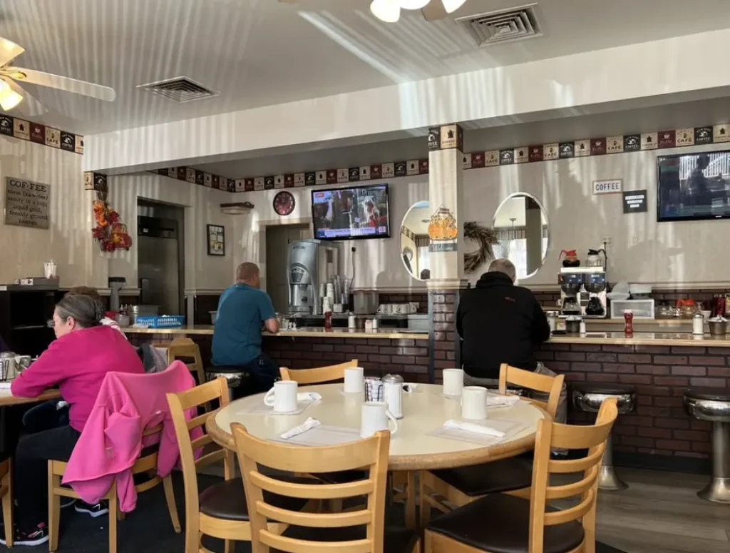 Inside Chez Ben Diner
