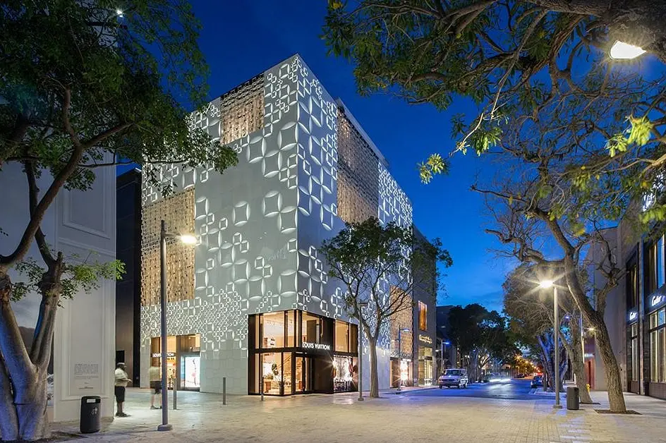 Louis Vuitton at Night