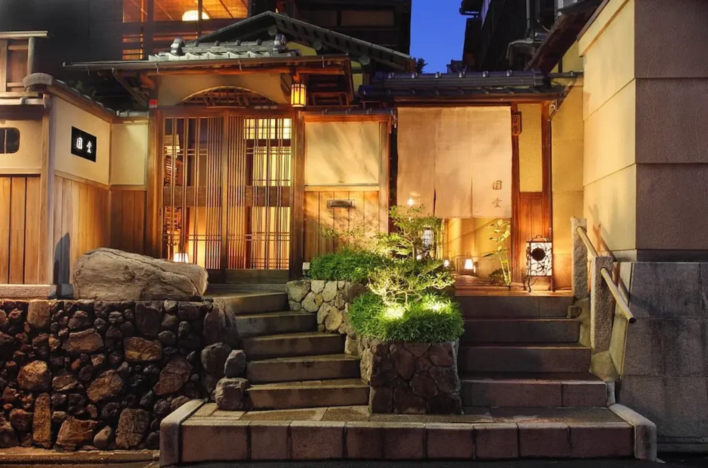 Kyoto Gion Tempura Endo Yasaka Honten entrance