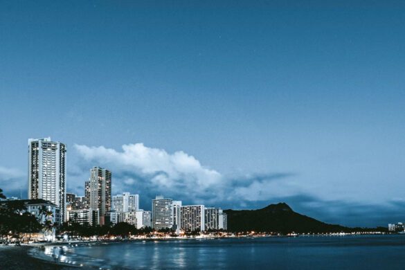 20 INSANE Things to Do in Honolulu at Night (Paradise After Dark!)