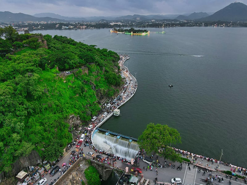 Fateh Sagar Lake: Udaipur's tranquil jewel, where azure waters cradle tales of royalty and scenic serenity.