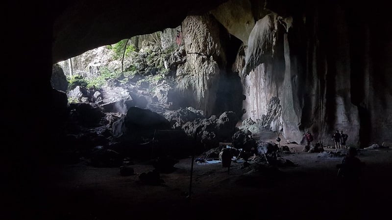 It also has various interesting caves, the most notable of which is Gua Telinga.