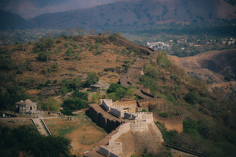 Kumbhalgarh Fort: Majestic sentinel of Rajasthan, where history's echoes resonate amidst formidable walls and breathtaking landscapes.
