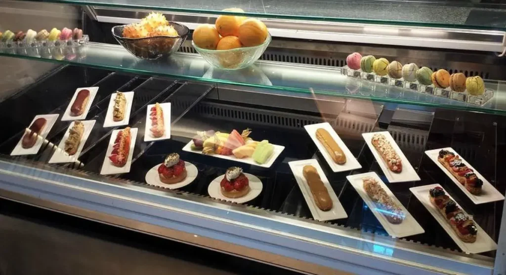 Latitude 25 Bar
