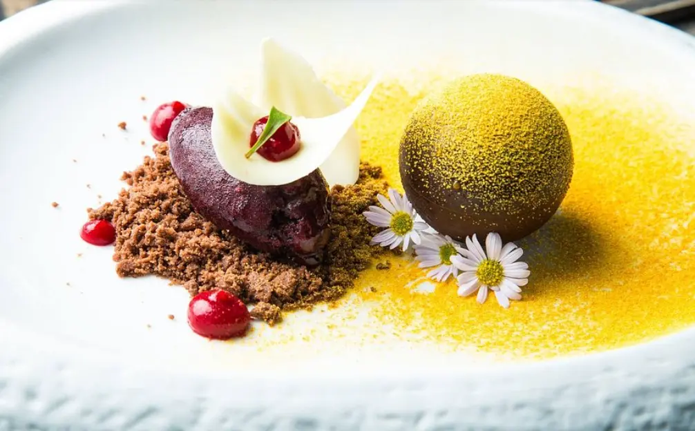 Chocolate sphere Mulberry