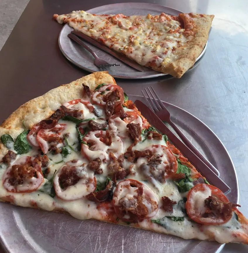 Lazy Moon Pizza