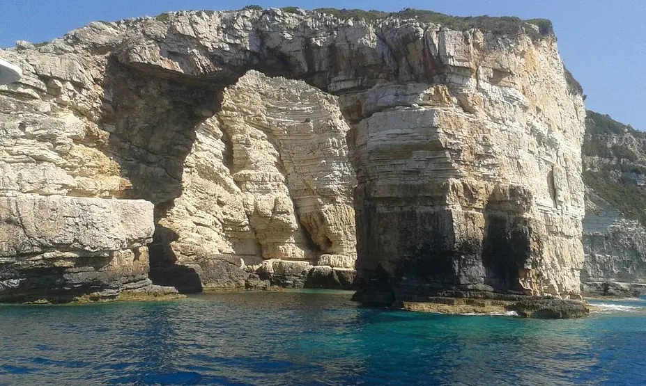 Tripitos Arch