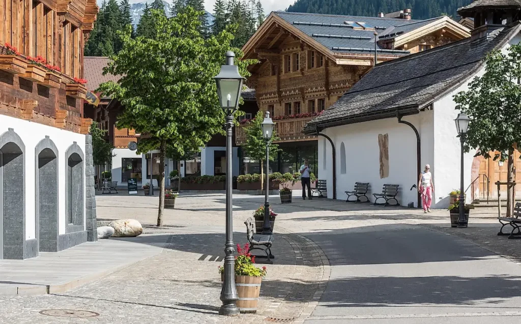 Guided tour with Explora Gstaad