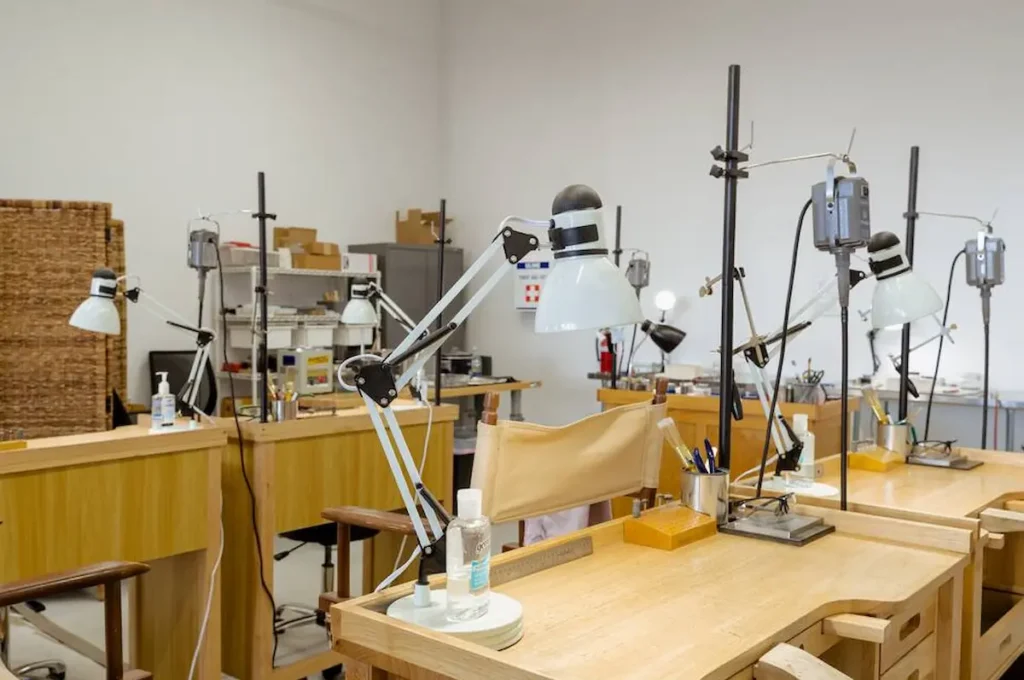 Spacious studio with a workspace and tools for eight participants