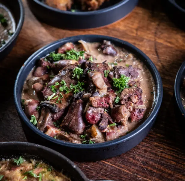 Thania et Louis du Pied bleu