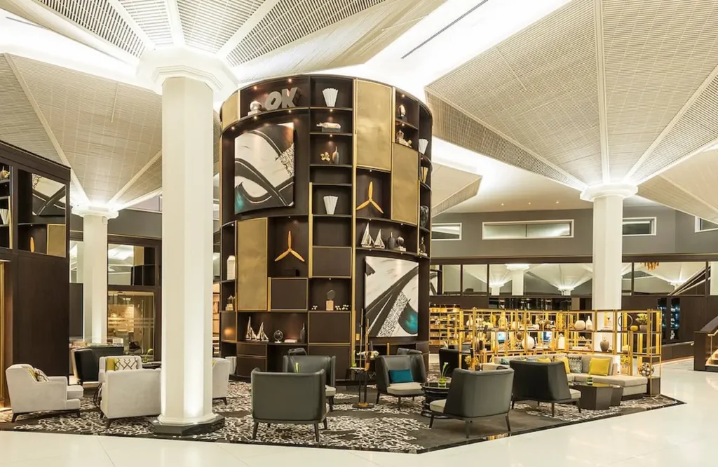 Interior of Latitude 25