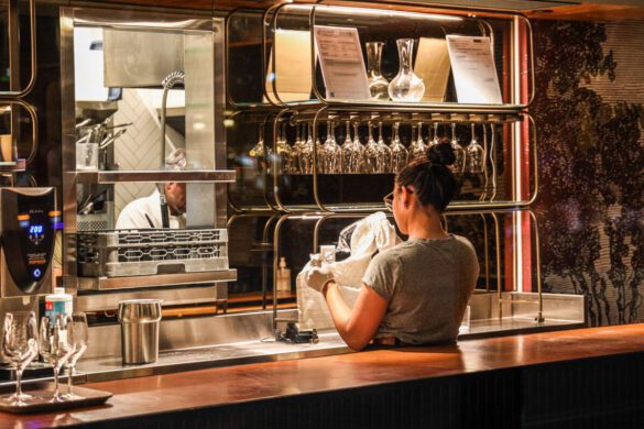 27 Cool & Unique Restaurants in Toronto (Foodie Experiences)