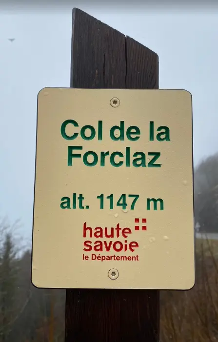 Le Col De La Forciaz altitude sign