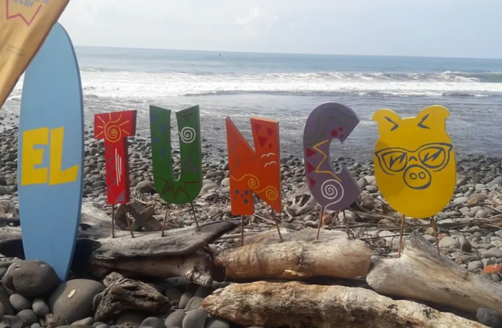 El tunco beach from San Salvador