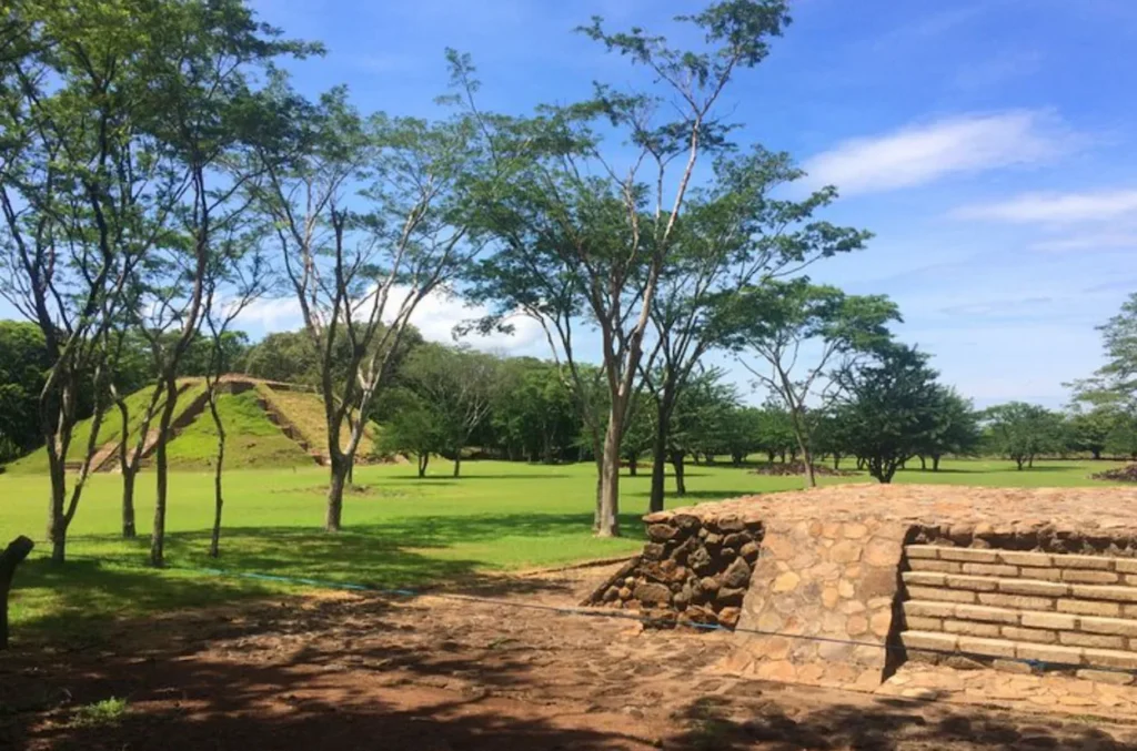 Cihuatan and Maya art Museum