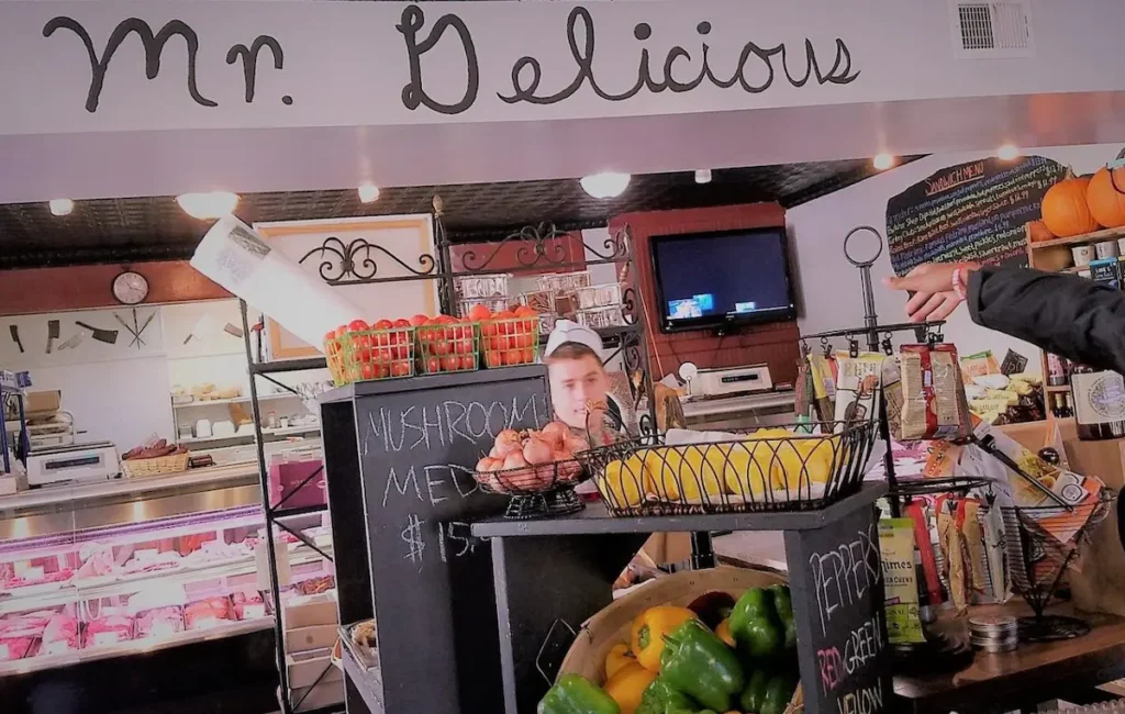 Georgetown Foodie Culinary Tour & Neighborhood Walk