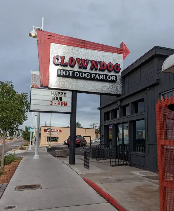 Clowndog Hot Dog Parlor entrance