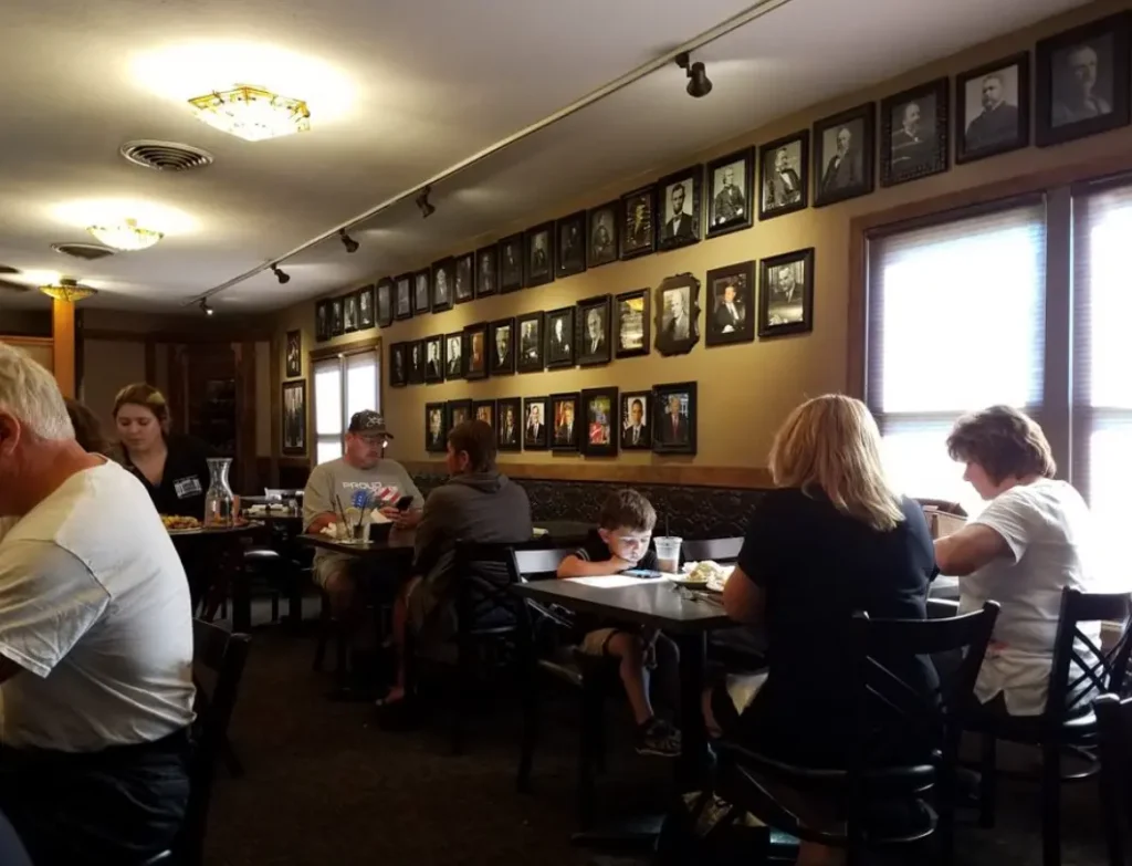 he Whitehouse Restaurant