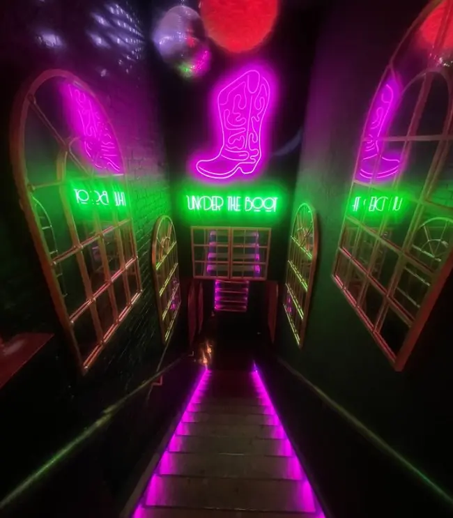 Under The Boot entrance