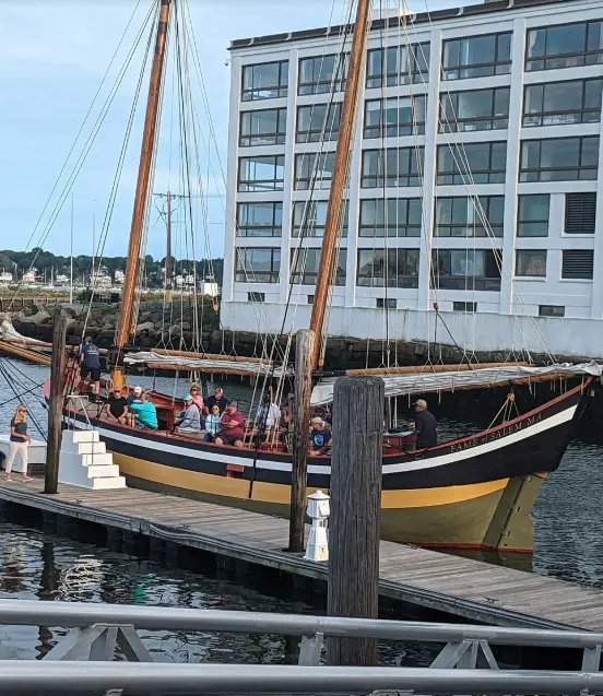Schooner Fame Sailing Tour