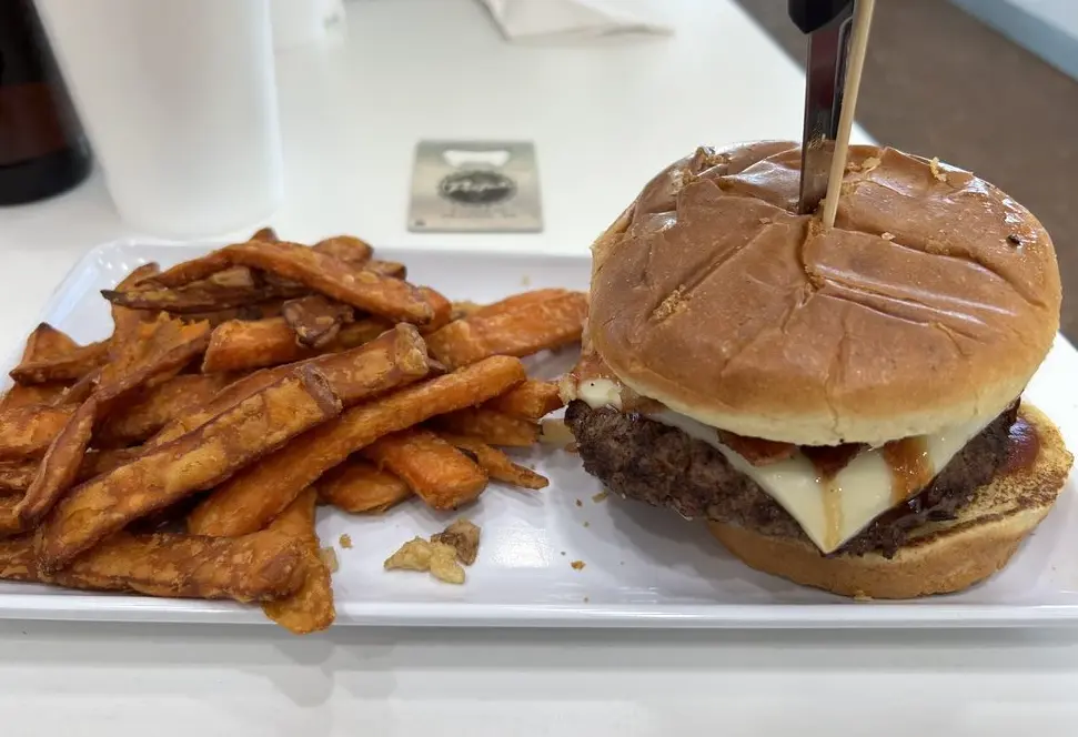 Pops burger w/ sweet potato fries