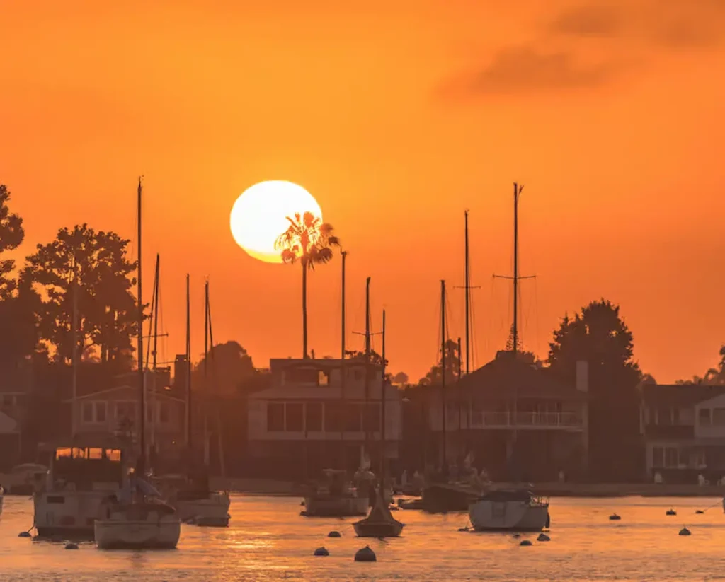 Relaxing Sunset/Evening Cruise in Newport Beach