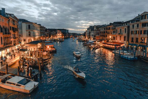 23 Epic Things to Do in Venice at Night (2025)