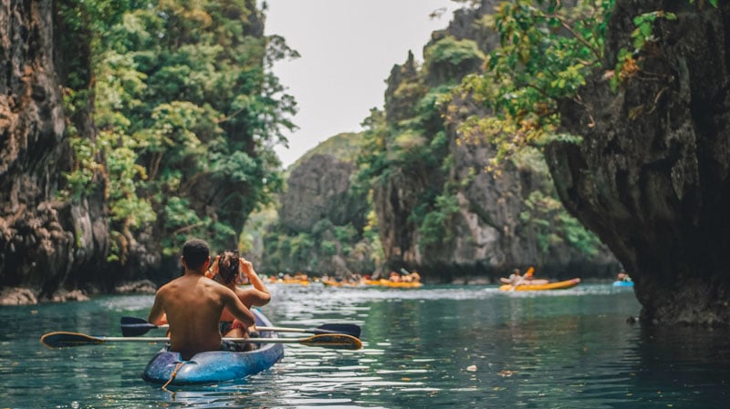 Kayaking in Small Lagoon, El Nido