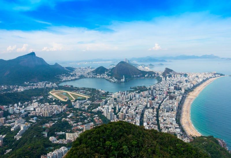 Rio de Janeiro, well-known for its colorful and lively culture, lively carnival, and rhythmic samba, offers a lively way of life.