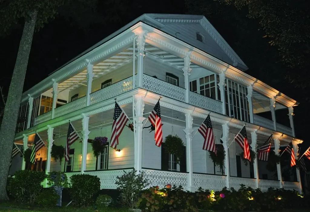 Elaine's Walking Ghost Tour
