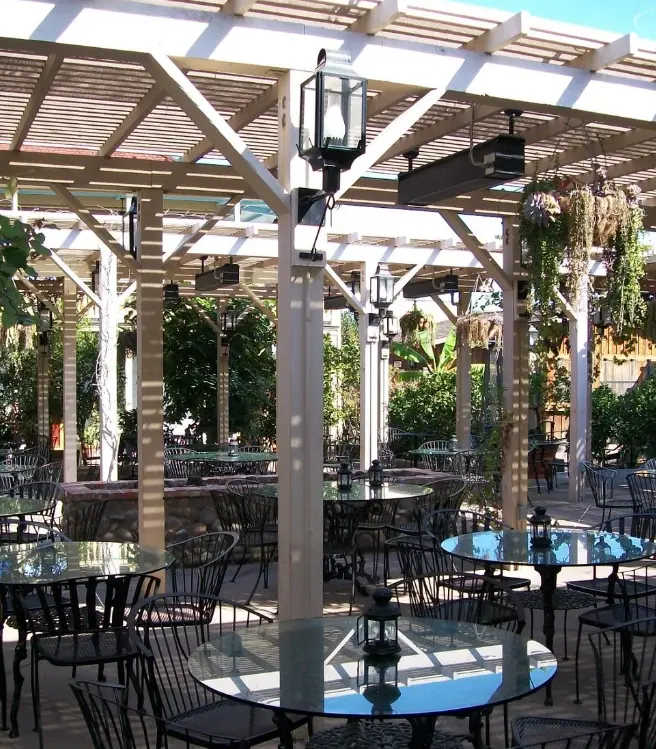 Cosmopolitan Hotel dining area