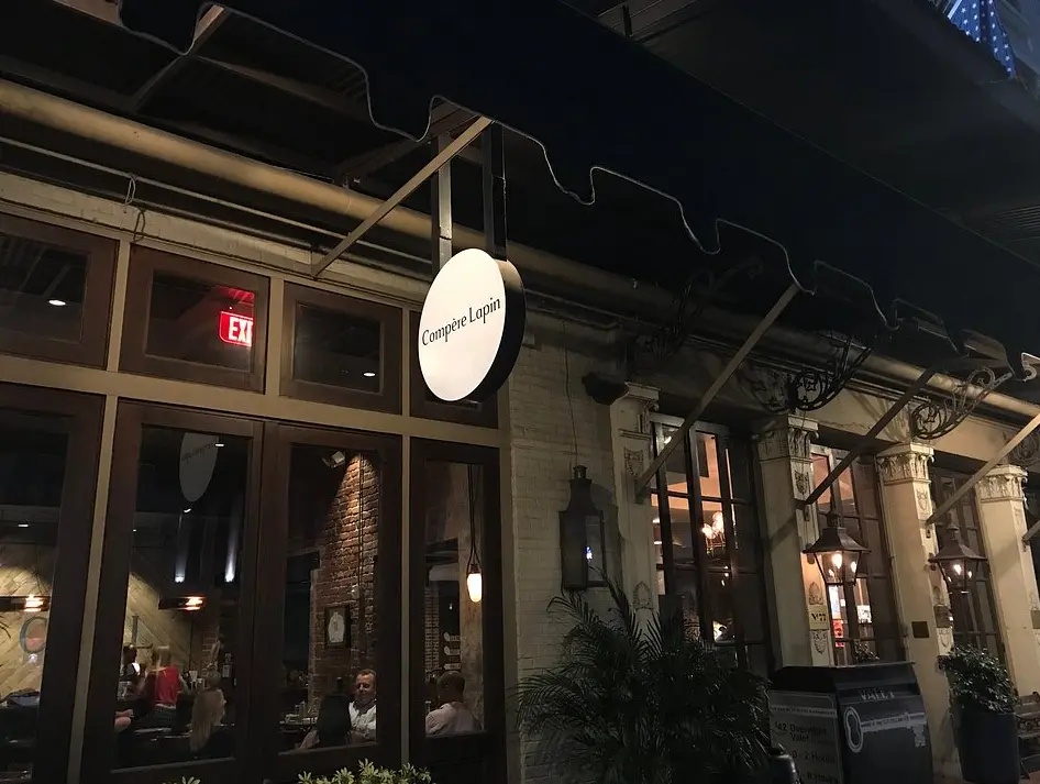 Compere Lapin exterior