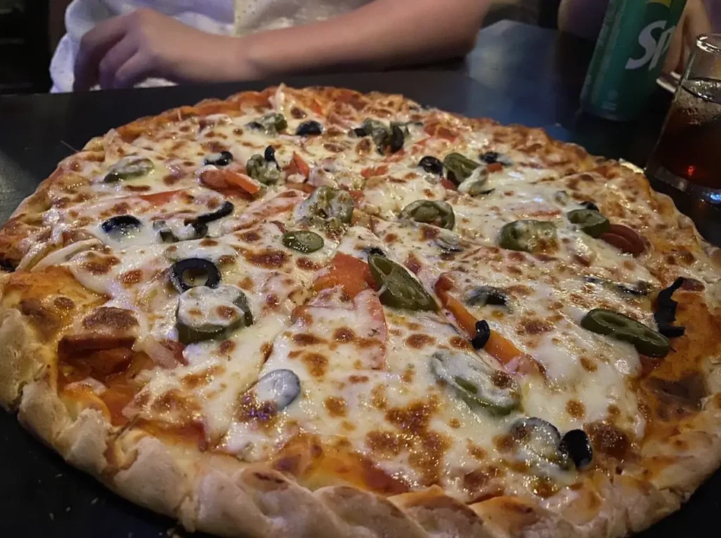 Frankensteins Laboratory pizza