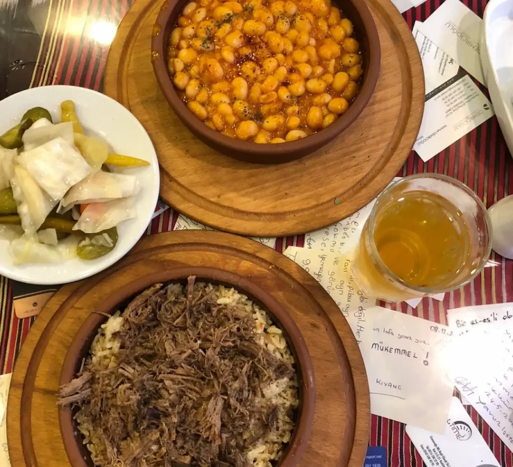 Deliciosu dish at Tarihi Kalkanoğlu Pilavı