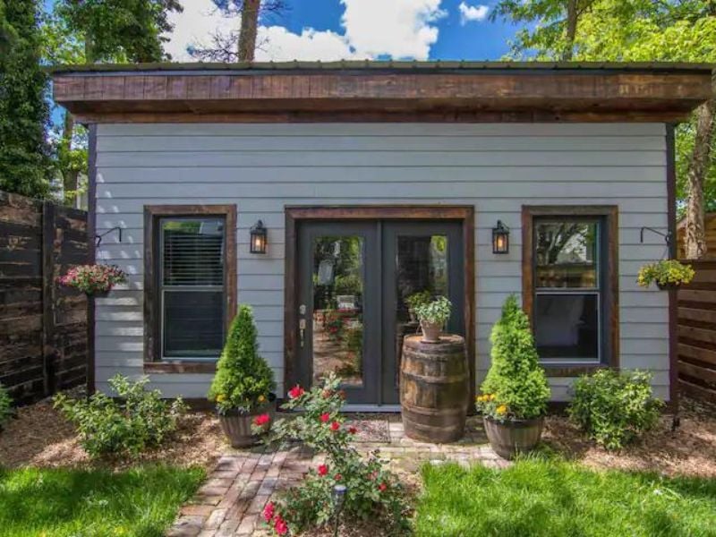 The Bourbon House is a dream for bourbon lovers and city explorers, a unique Kentucky retreat.