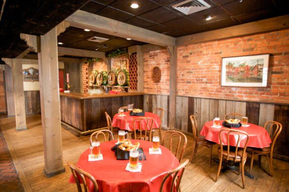 18 UNIQUE Restaurants in Ohio for Foodies (Ultimate List)