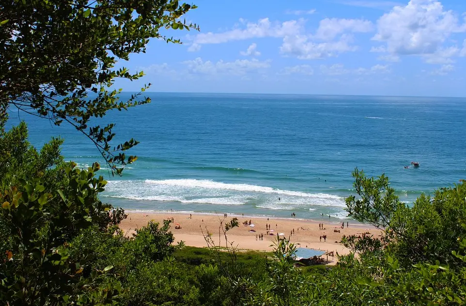 East Lake Trail and Morro da Coroa