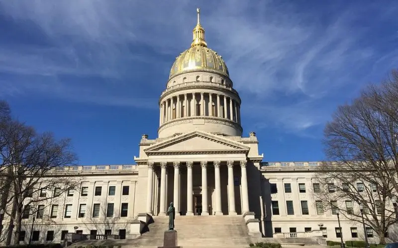 The West Virginia State Capitol building in Charleston has a gold dome.