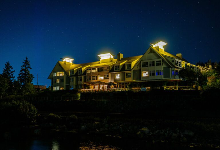 12 Amazing Places to Live in the Pacific Northwest for High Vibe Living