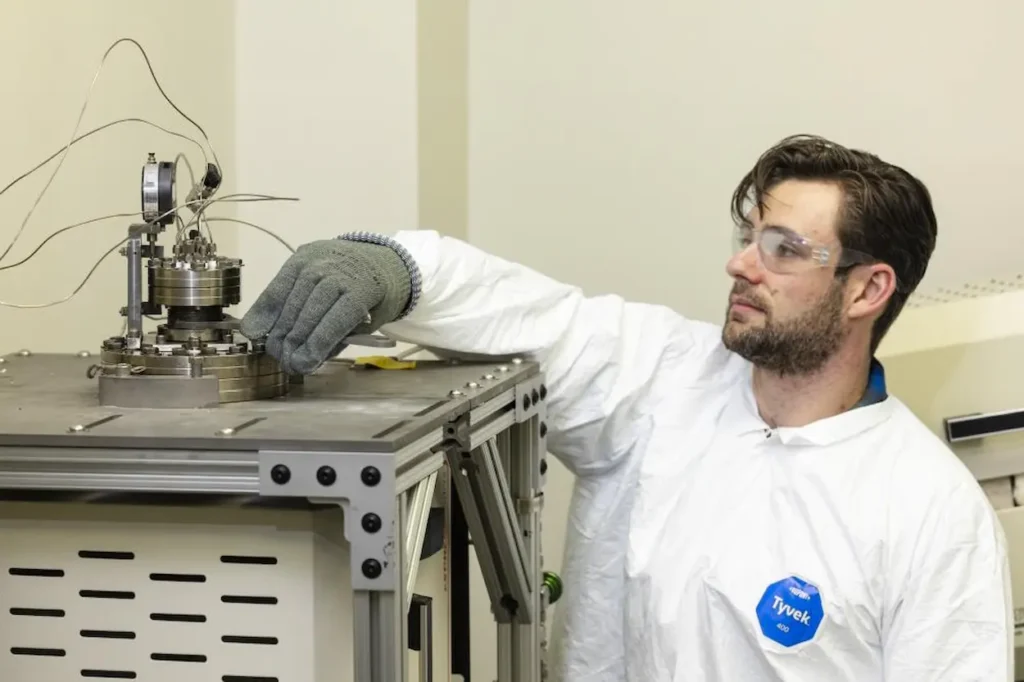 ORNL researcher
