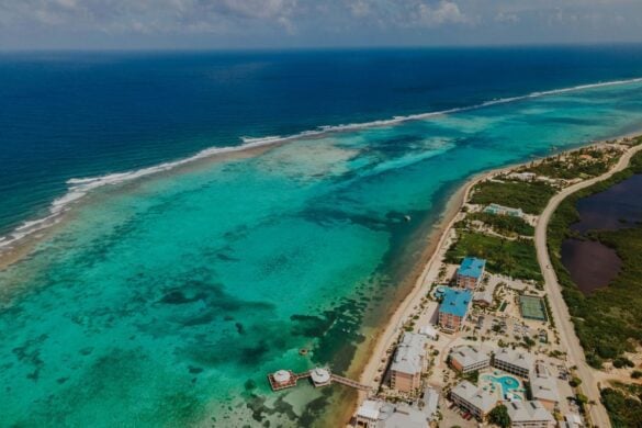 10 Best Airlines to Fly to Grand Cayman for a Dreamy Getaway in 2025